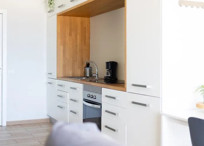 Lovely Modern With An Incredible View דירה